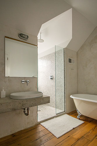 Maison Blanche - Master Bathroom